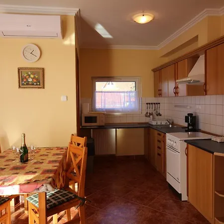 Mandula Wellness Apartmanhaz Daire