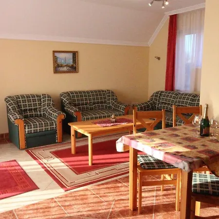Daire Mandula Wellness Apartmanhaz *